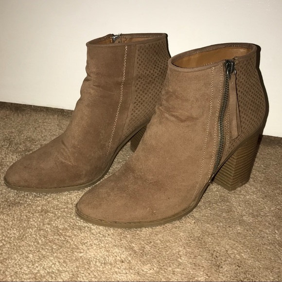 universal thread boots